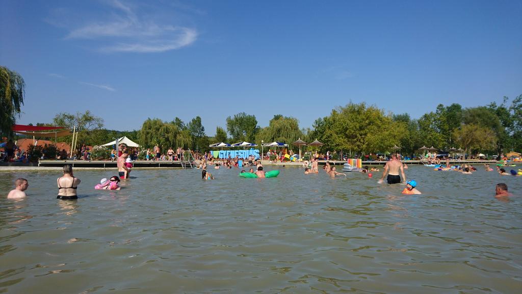 Rita Apartman Gyenesdiás Buitenkant foto