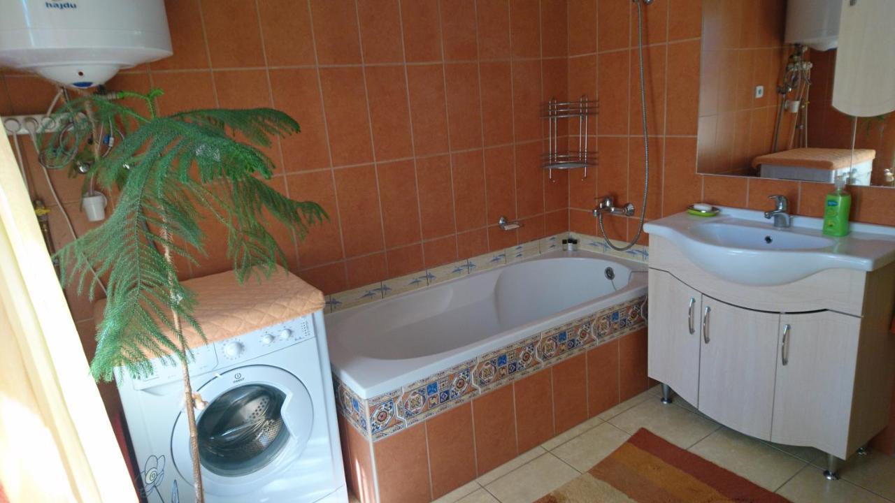 Rita Apartman Gyenesdiás Buitenkant foto