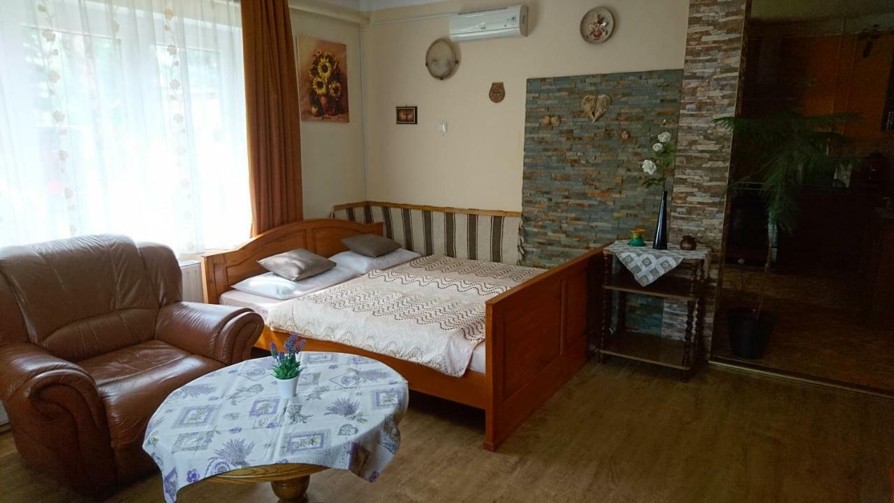Rita Apartman Gyenesdiás Buitenkant foto