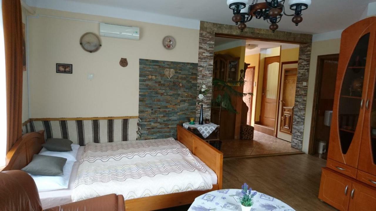 Rita Apartman Gyenesdiás Buitenkant foto